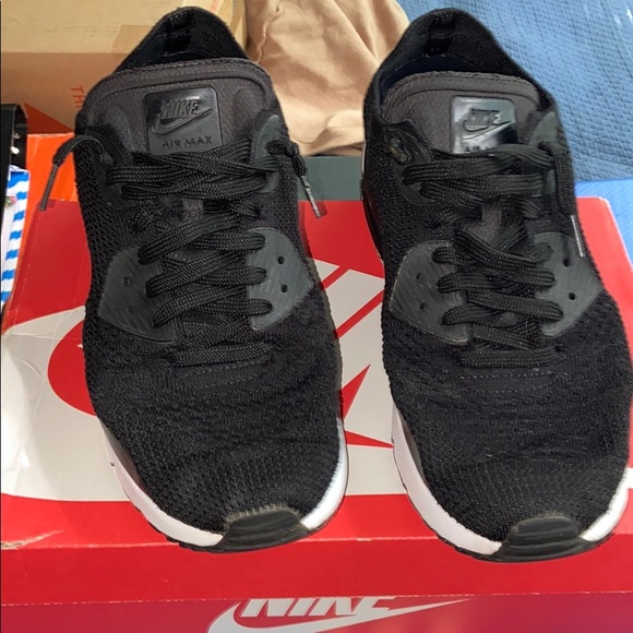 Black and white air max’s men’s size 12 - Picture 2 of 4